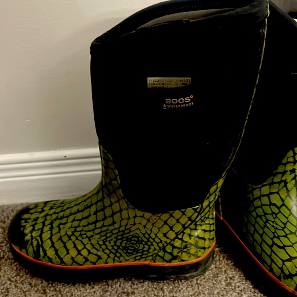 Boys size 1 bogs classic scale (-30) waterproof - Picture 4 of 4